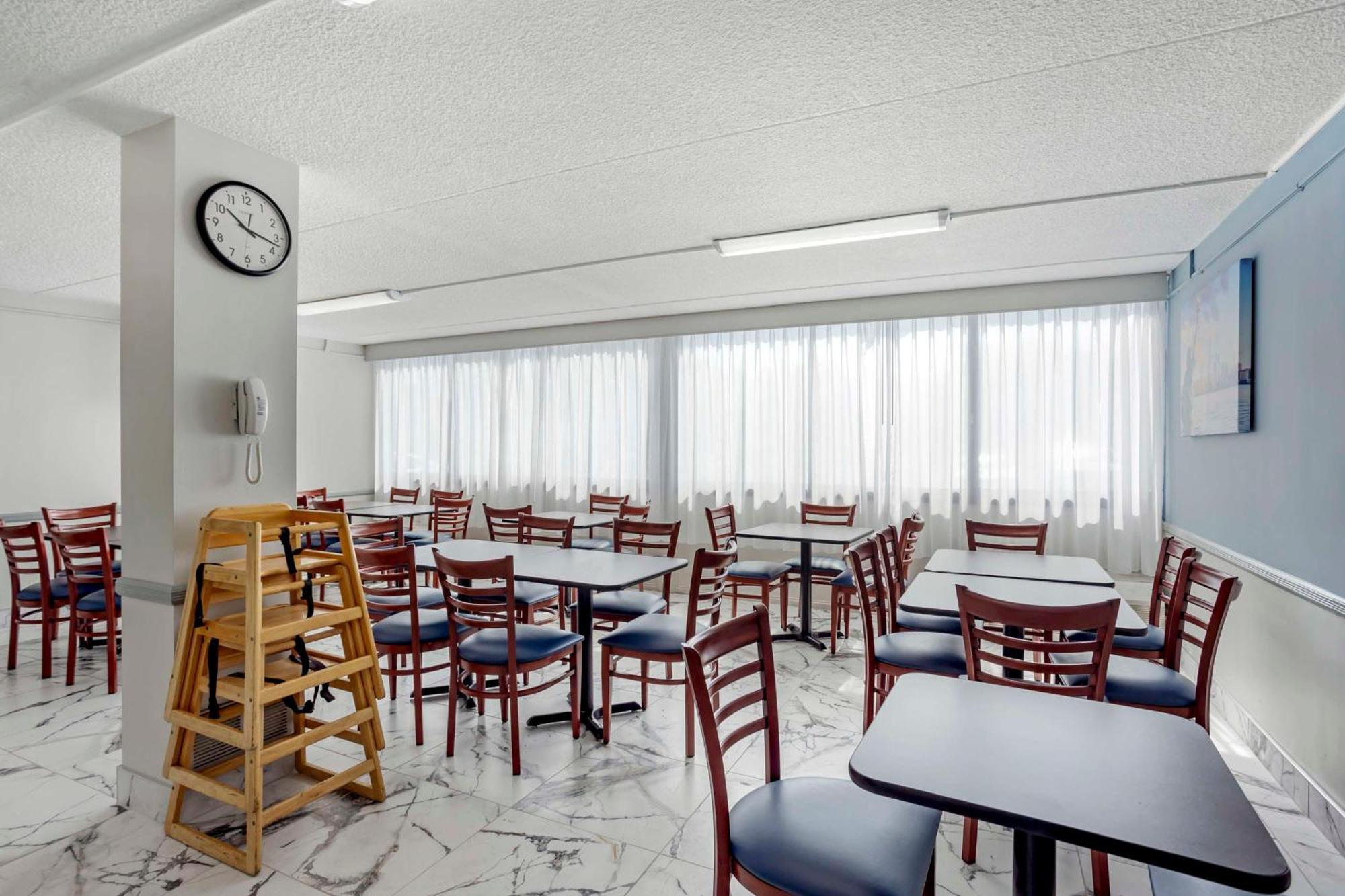 东布伦瑞克戴斯酒店及会议中心 东布朗士维克 外观 照片
